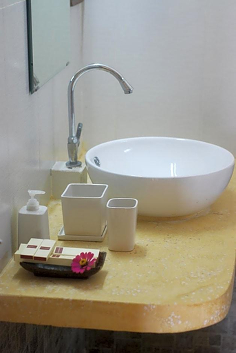 Bathroom 5, Au Cabaret Vert Hotel, Svay Pao
