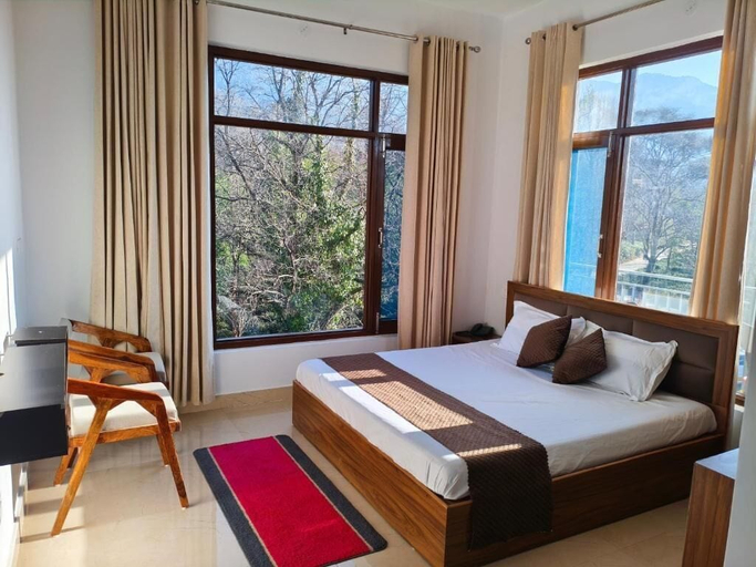 Room 5, AeroVale Lodge, Mandi