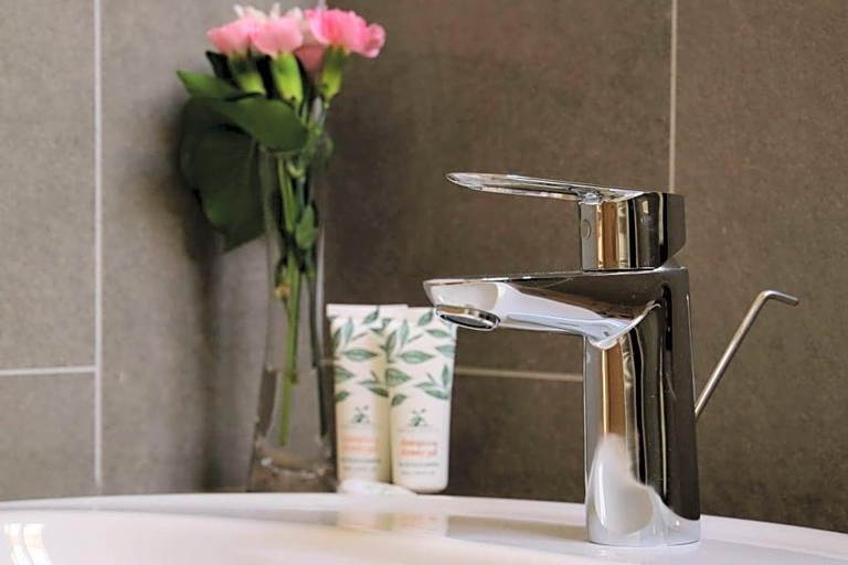 Bathroom 4, Casa Calfelor Kolping, Timisoara
