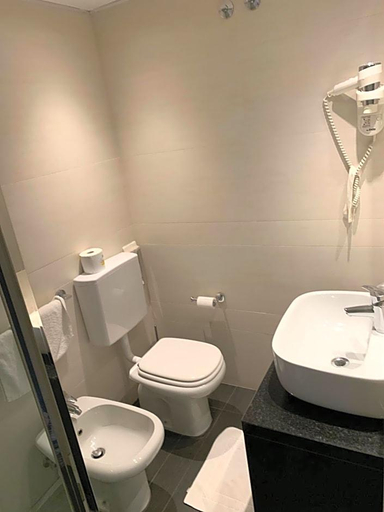 Bathroom 5, San Carlo, Udine