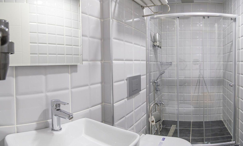 Bathroom 5, Uzer Otel, Merkez