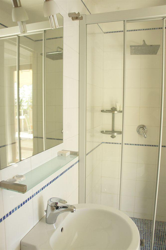 Bathroom 4, Giuggiulena, Syracuse