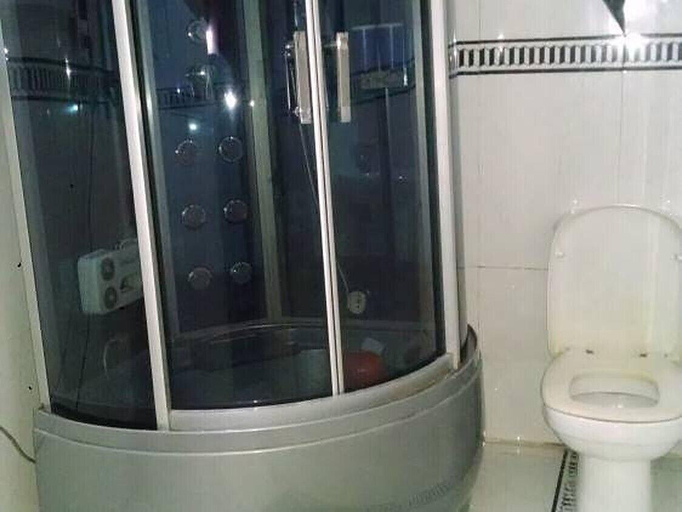 Bathroom 3, De Boss Deluxe Hotel, Mushin