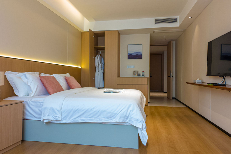 Room 2, Ebony Hotel, Wouri