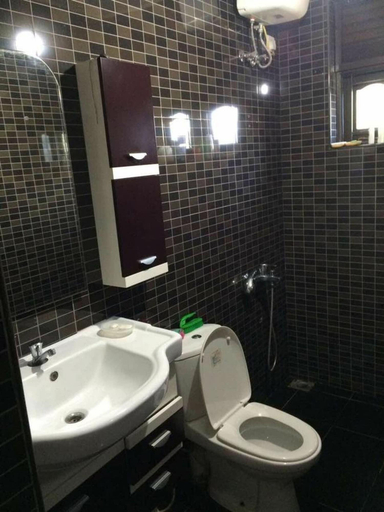Bathroom 4, Kandy C, Udapalatha