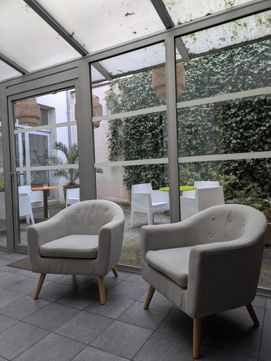Public Area 3, Hotel de la Gare Brest, Cher