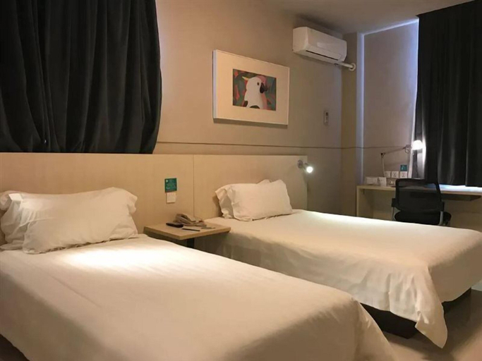 Bedroom 3, Jinjiang inn, Shanghai