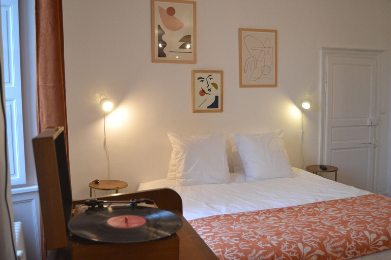 Bedroom 3, Artefact, Côtes-d'Armor