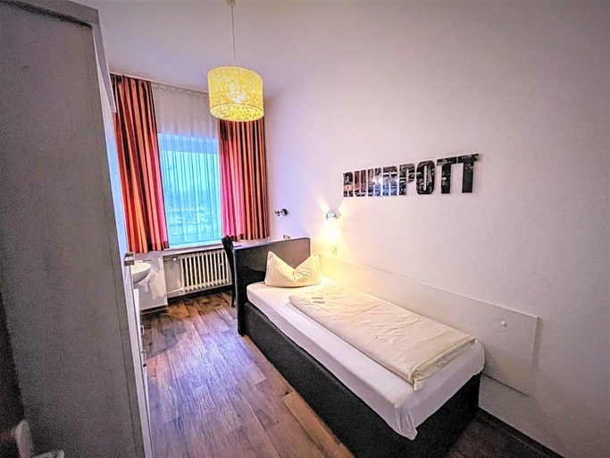 Bedroom 4, Arena Hotel, Gelsenkirchen
