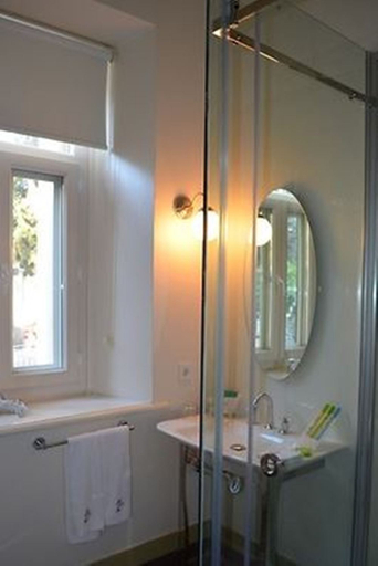 Bathroom 3, Villa Levante, Bornova