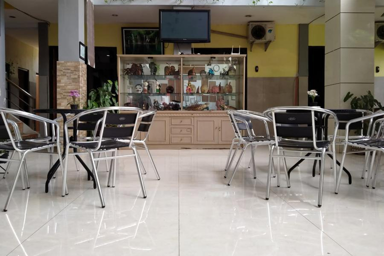 General view 3, Formerly RedDoorz @ Hotel Surabaya Sumenep, Pulau Madura