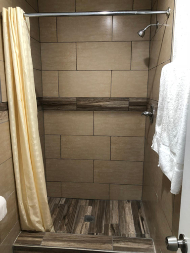 Bathroom 4, Rosa Bell Motel Los Angeles, Los Angeles