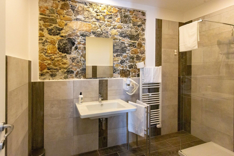 Bathroom 4, Vicolocorto Affittacamere, La Spezia
