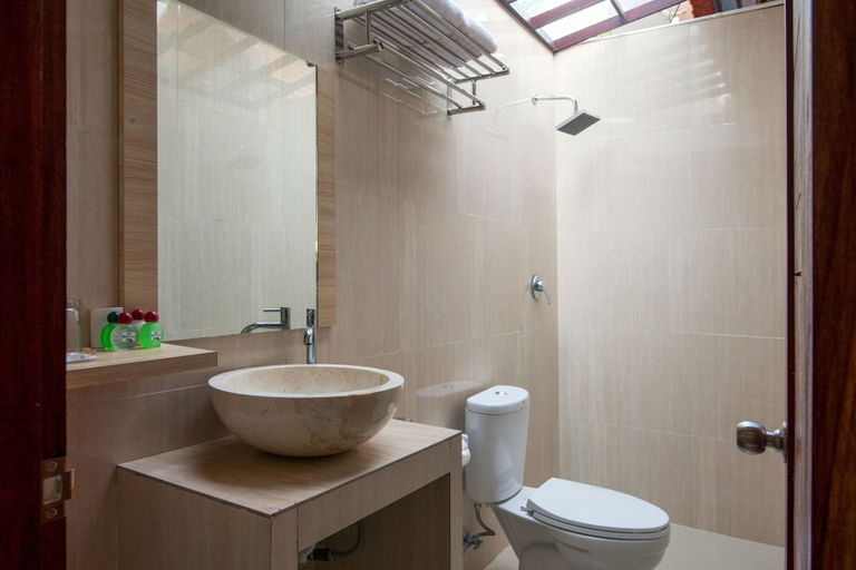 Bathroom 4, Wait Garden Cottage, Klungkung
