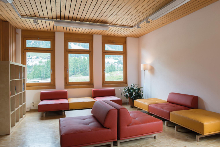 Public Area 2, Youth Hostel Pontresina, Maloja