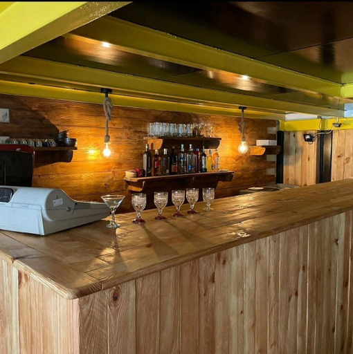 Food & Drinks 5, Suiteness Deir El Qamar, Chouf