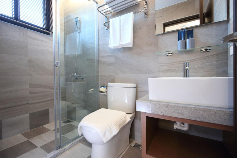 Bathroom 3, Have Fun 225 Inn, Hualien