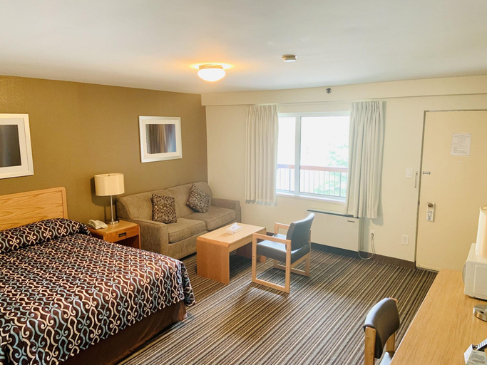 Room 5, Green Acres Motel, Peel