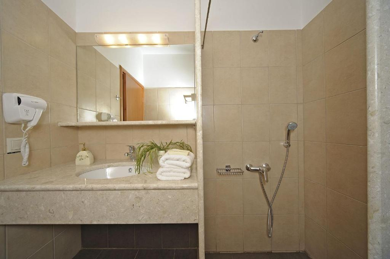 Bathroom 5, Lenikos Resort, Crete