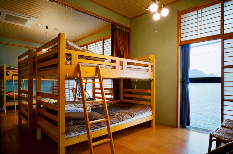 Room 4, Nagasaki House Burabura, Nagasaki