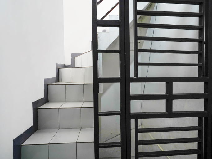 Lobby 2, Spot On 91392 Pondok Basari, Bandung