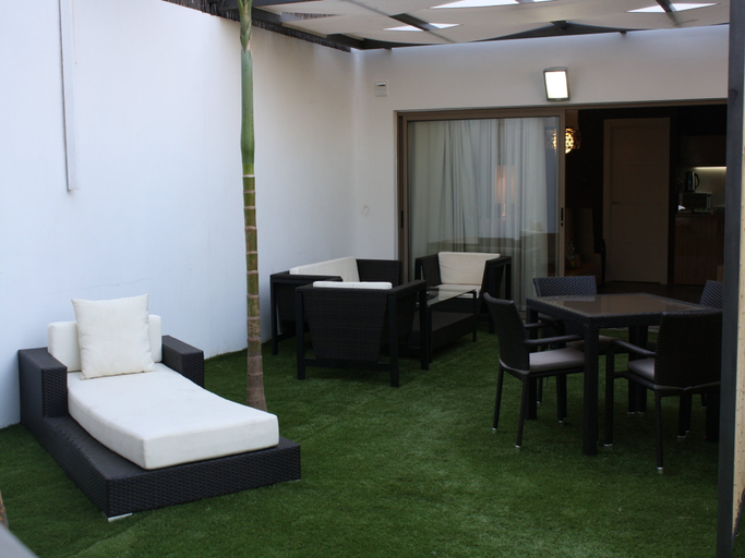 Terrace 2, Rich Luxury Suites
