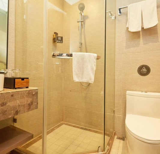 Bathroom 3, Home Inn Plus (Shanghai Pudong Airport), Shanghai