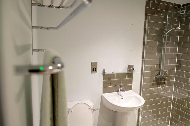 Bathroom, White Horse Hotel, Hertfordshire