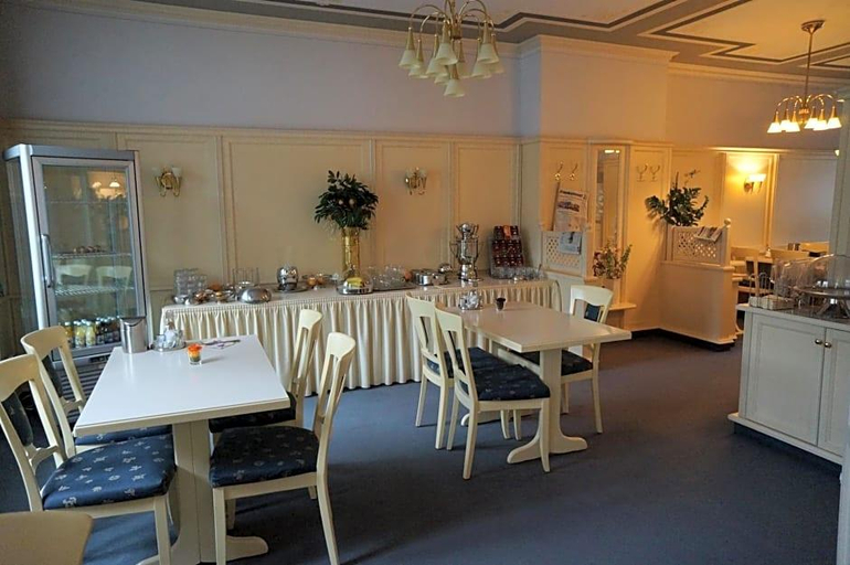 Food & Drinks 5, Burghof, Hof