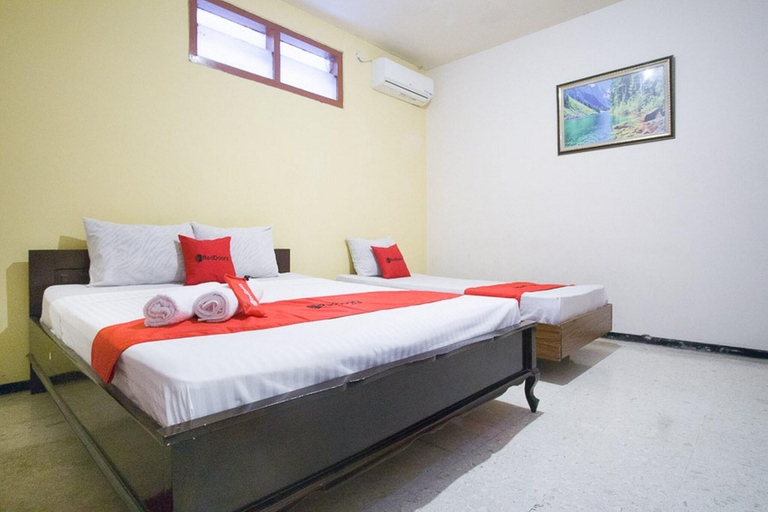 Room 4, Formerly RedDoorz Syariah @ Jalan Gajah Mada, Jember