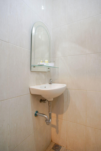 Bathroom 5, Selaras Inn Syariah, Yogyakarta