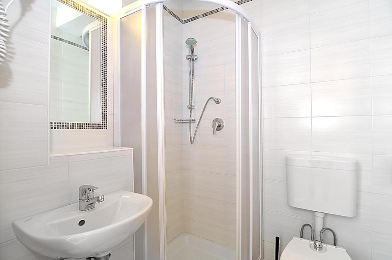 Bathroom 4, Hotel Levante, Venezia