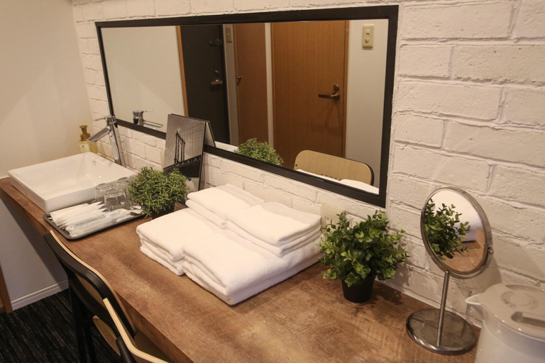 Room 2, N.33 Hakata Sta. East, Fukuoka
