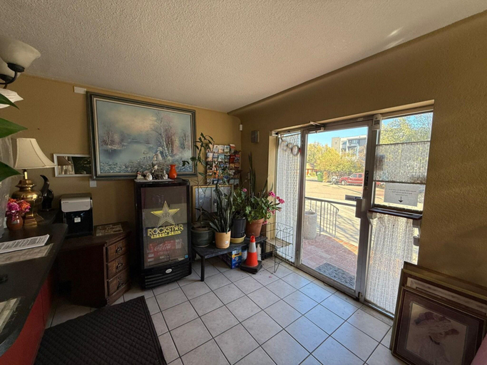Public Area 3, Springs Inn, El Paso