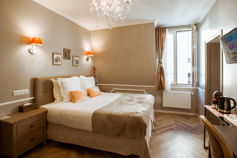 Bedroom 1, La Maison Gobert, Paris