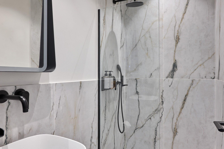 Bathroom 5, Nur Epoch Concept, Attica