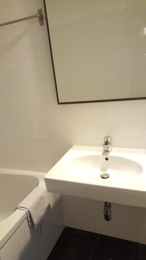 Bathroom 3, Gasthaus Schwarzer Adler, Tulln