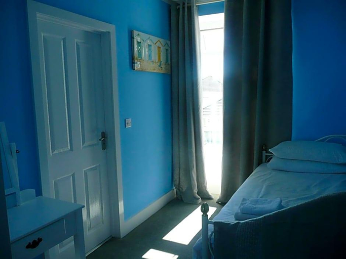 Bedroom 3, The Lyncroft, Cornwall