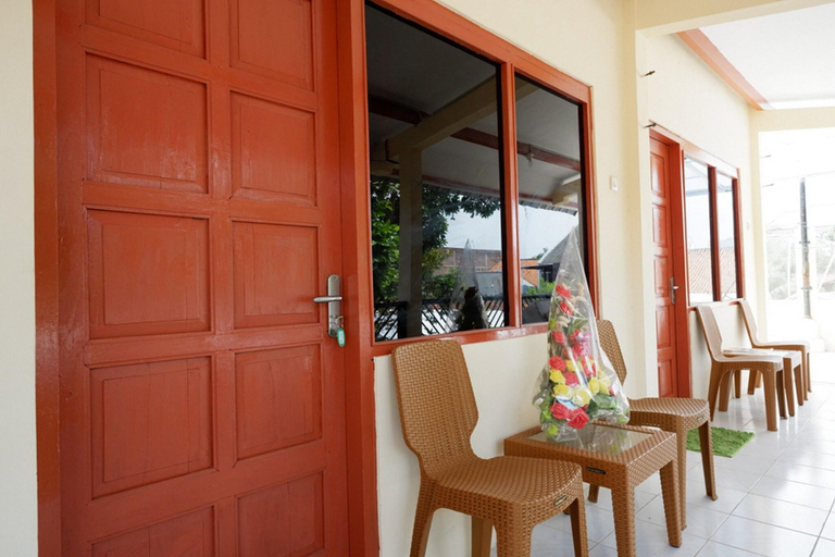 Lobby 3, Formerly RedDoorz Syariah Alun Alun Purwokerto, Banyumas