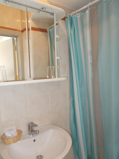 Bathroom 3, Manitoba, West-Vlaanderen