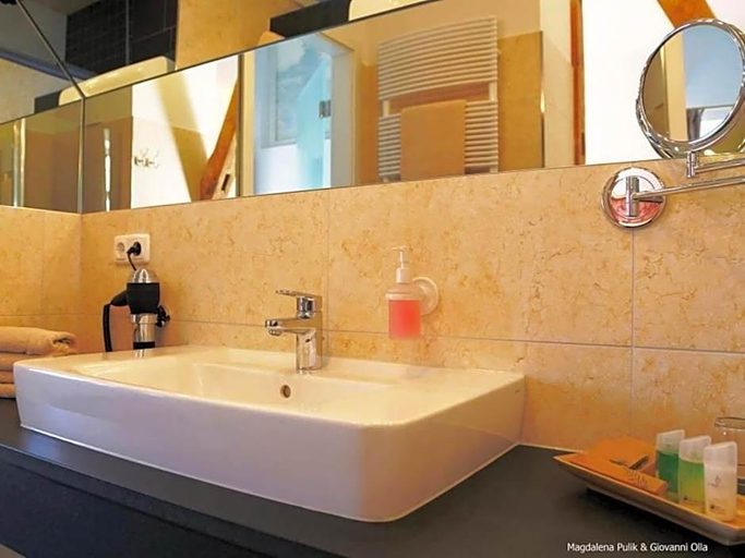 Bathroom 4, Am Peenetal, Vorpommern-Greifswald