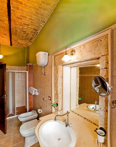 Bathroom 4, B&B Liù Palazzo Ducale, Foggia