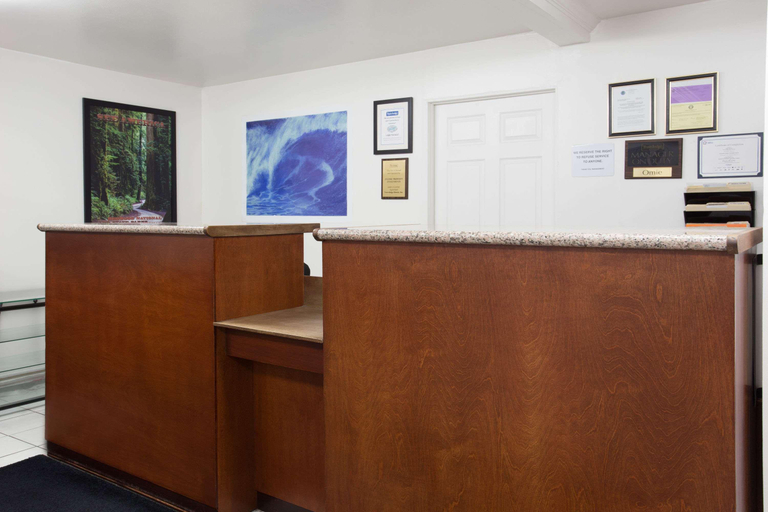 Public Area, Travelodge by Wyndham Fort Bragg, Mendocino