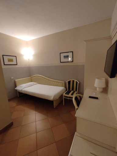 Room 2, Le Mura, Perugia