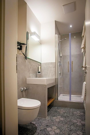 Bathroom 4, Alexander, Wiesbaden