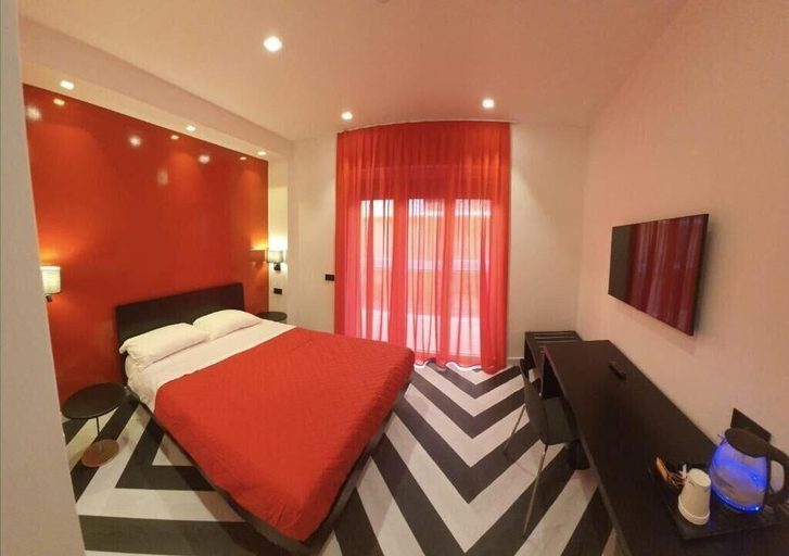 Bedroom 3, The White Lodge, Napoli