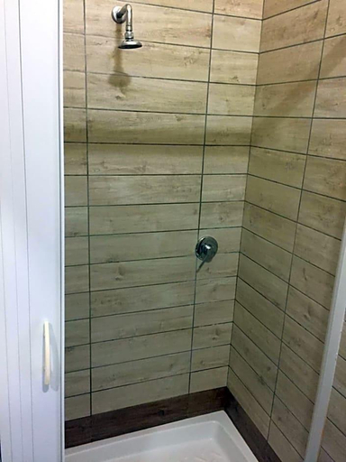 Bathroom 4, Vittorio Veneto, Napoli