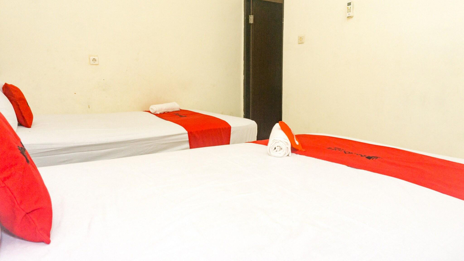 Room 5, Formerly RedDoorz near Sentani Airport Jayapura, Jayapura