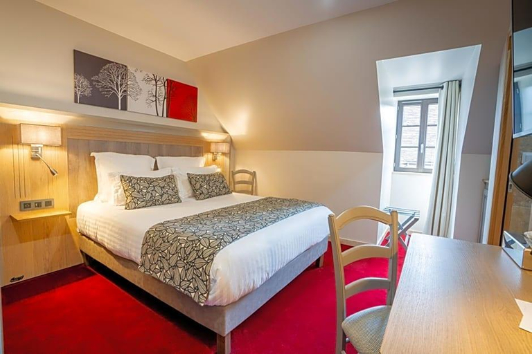 Bedroom 5, Hotel le Périgord, Dordogne