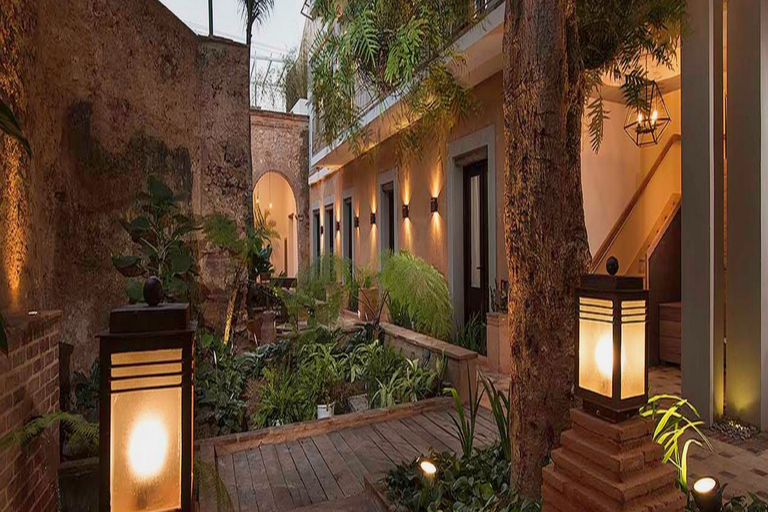 Exterior & Views